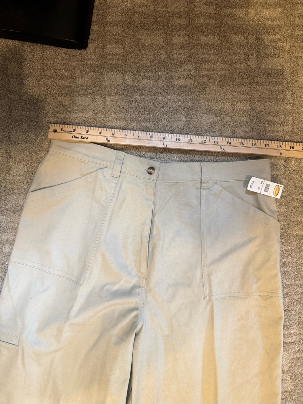 Talbots size 16 Beige stretch Pants 

3 pockets 
98% cotton 2% spandex